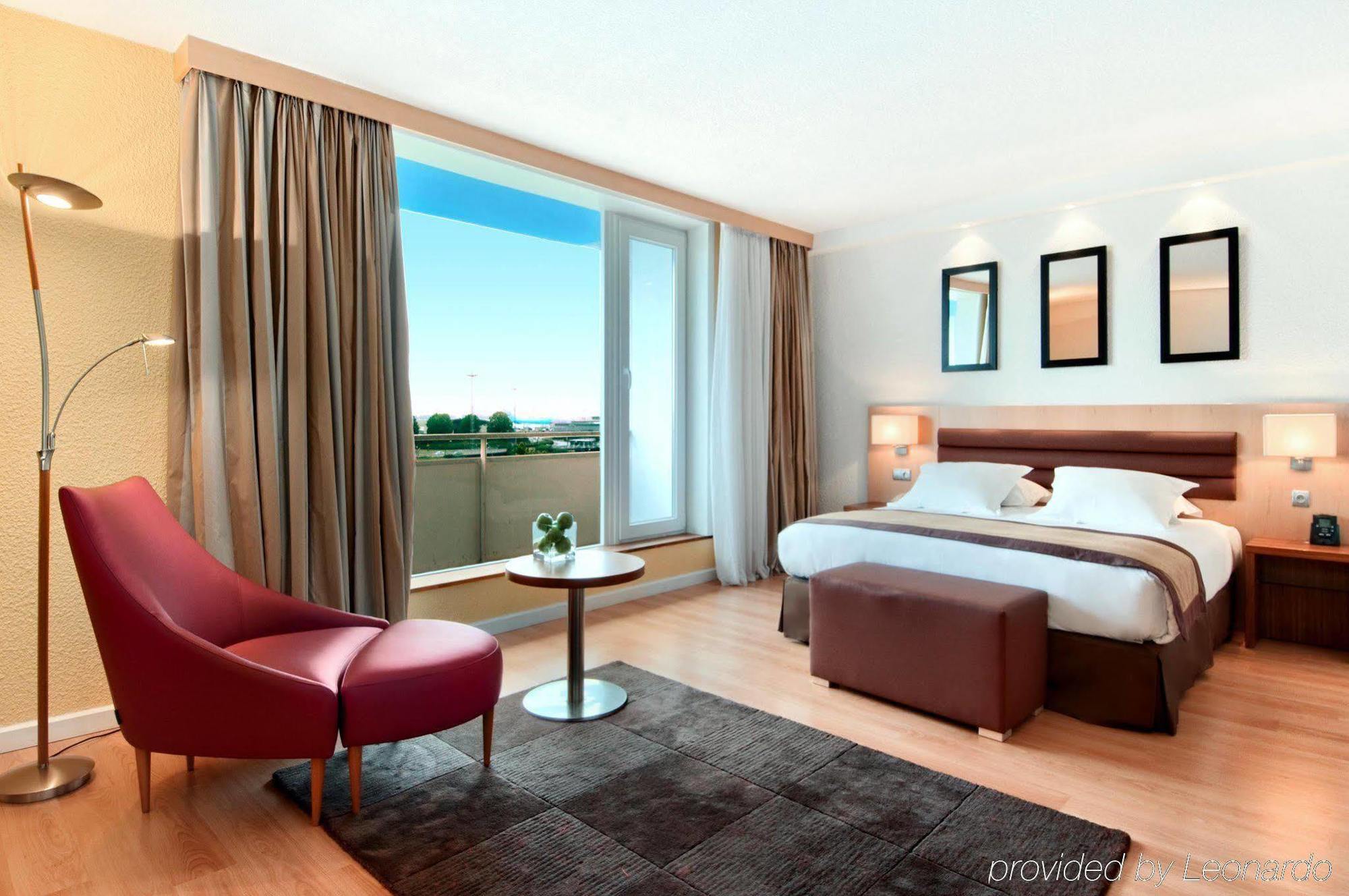 Hilton Paris Orly Airport Hotel Room photo